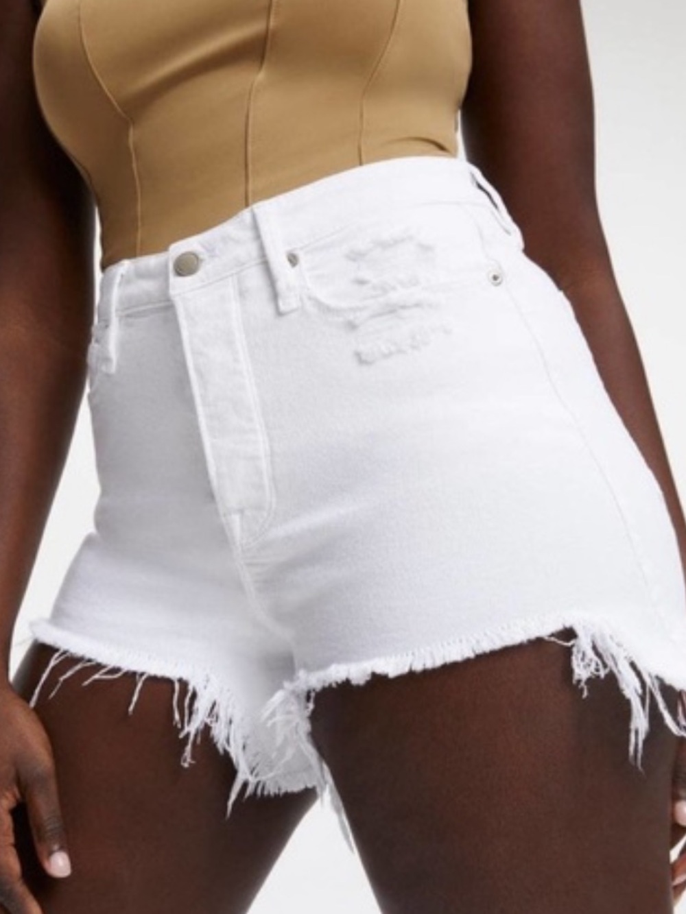 Good American White High-Rise Distressed Raw Hem Shorts size 18 bombshell